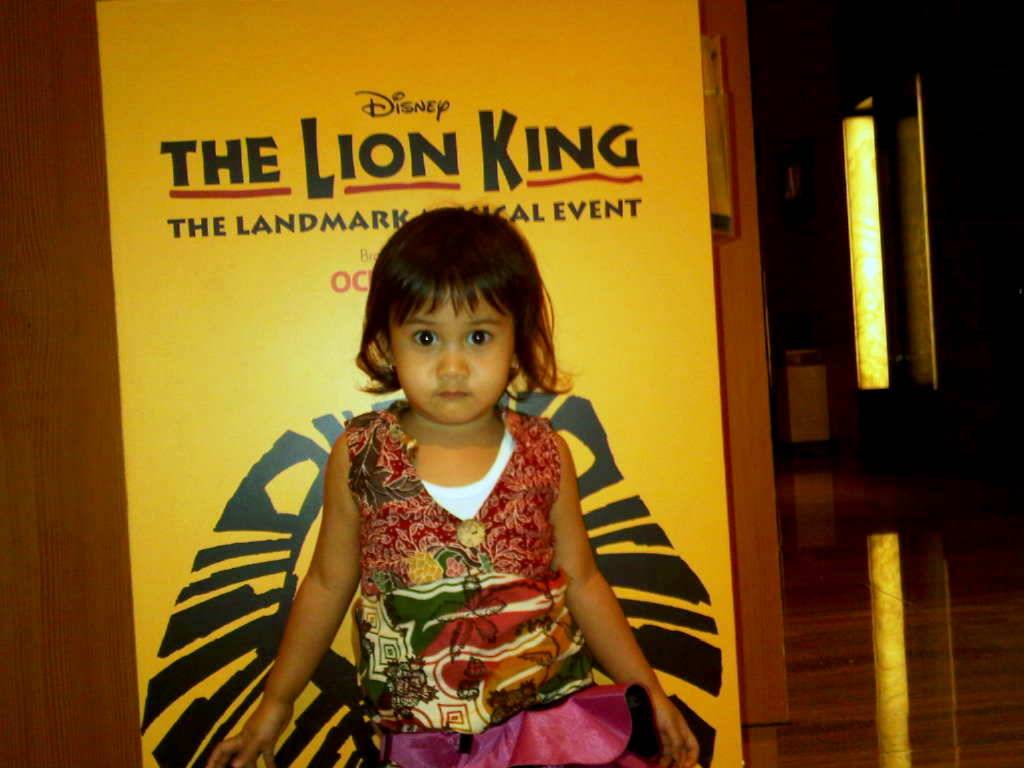 Menyaksikan Lion King di Singapura