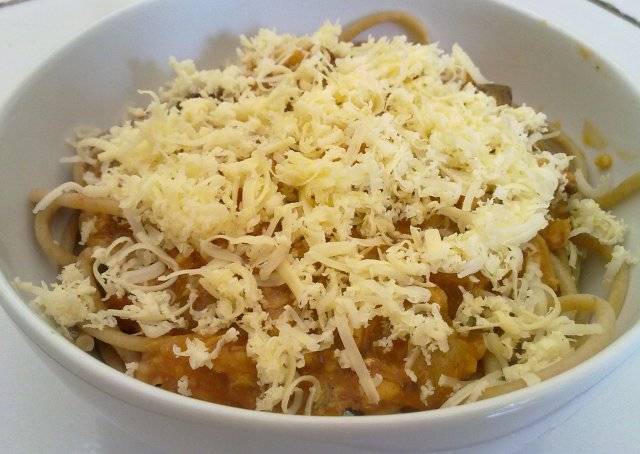 Wholewheat Spaghetti With Sardines Sauce And Cheese