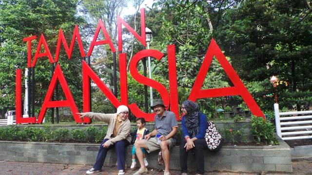 6 Taman Favorit Di Bandung