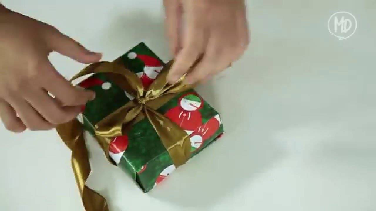 Simple Diagonal Wrapping For Christmas Gift