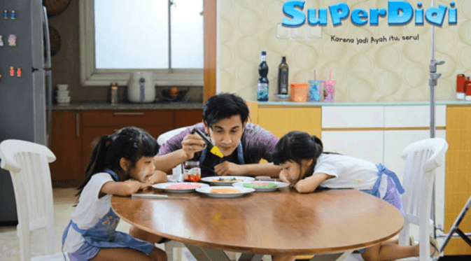 Film Super Didi, Karena Mengurus Anak Juga Tugas Seorang Ayah