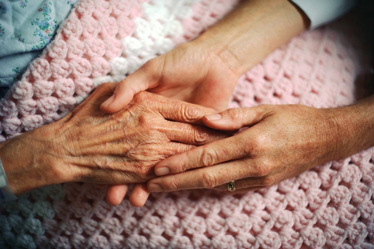 6 Hal yang Wajib Diketahui Saat Memilih Jasa Caregiver