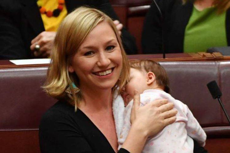 Menyusui di Sidang Parlemen, Senator Australia Mencetak Sejarah Baru