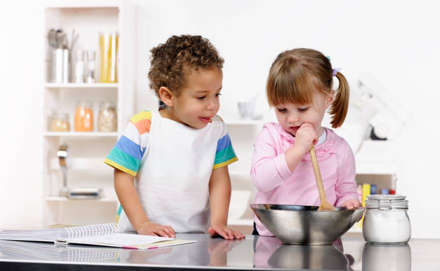Hindari 5 Kesalahan ini Agar Dapur Aman untuk Si Kecil