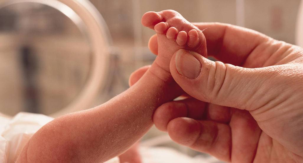 Risiko yang Menyebabkan Melahirkan Prematur & Pentingnya Lakukan Skrining pada Bayi Prematur