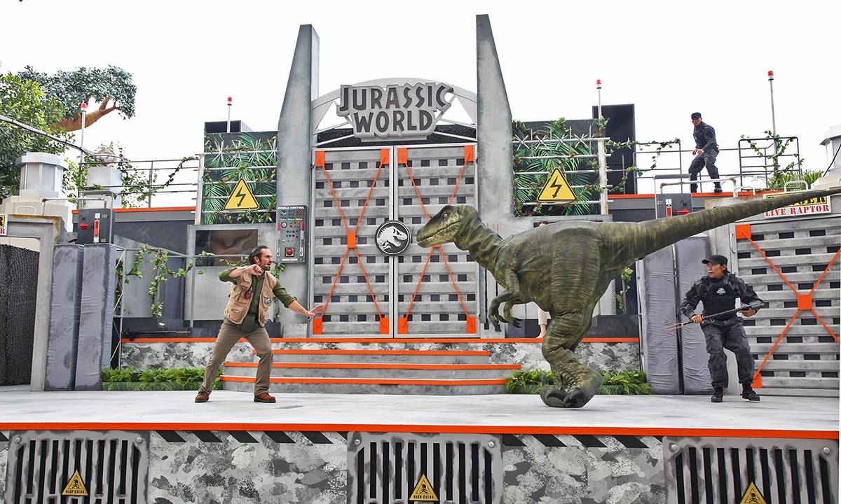 Serunya Bertualang Bersama Dinosaurus di Universal Studios Singapore
