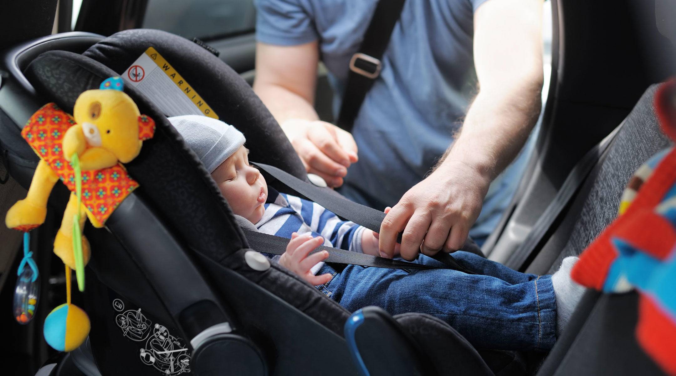 Jangan Membiarkan Bayi Tidur di Car Seat
