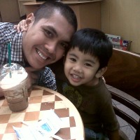 Mengasuh dan Mendidik Anak: Kerja Tim Orangtua