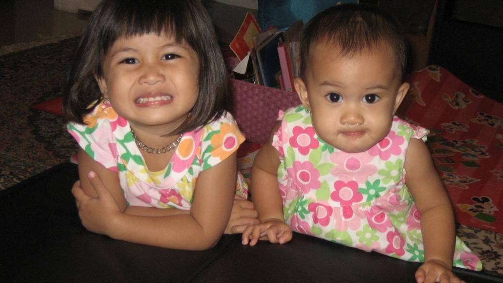 Today's Outfit: Raya, Rana and Mommy 