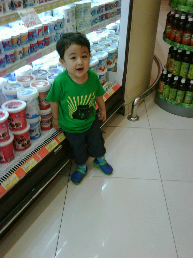 Today's Outfit: Groceries with Arman