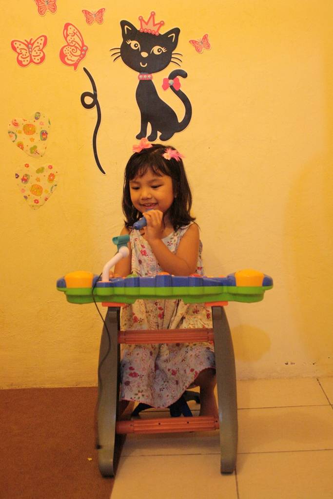 Bernyanyi Sambil Belajar ala Cinta