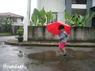 Bermain di Kala Hujan