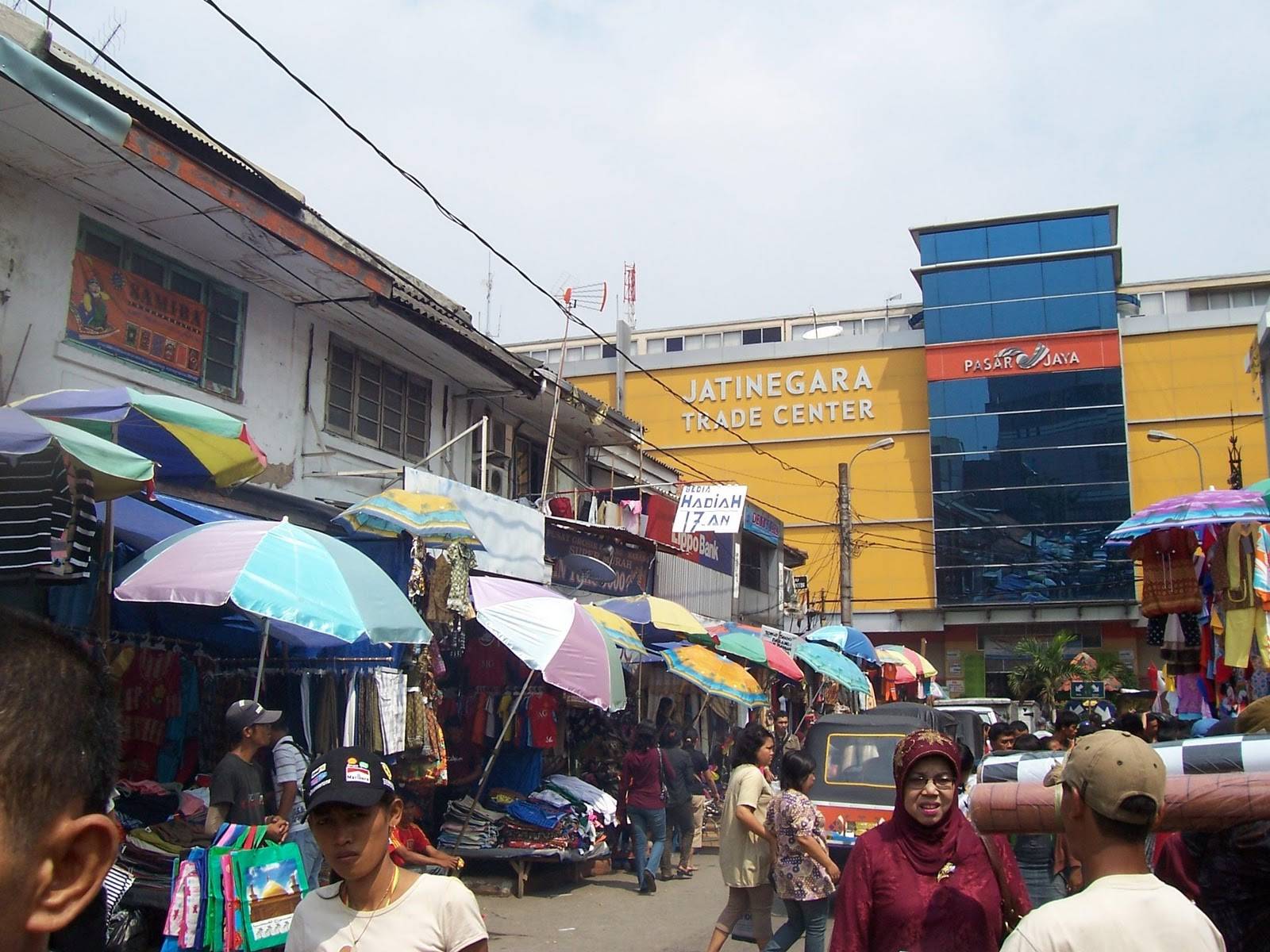 Jatinegara, Pasar Serba Ada