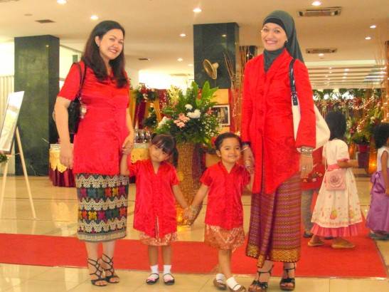 Today's Outfit: Kebaya Seragam Kami