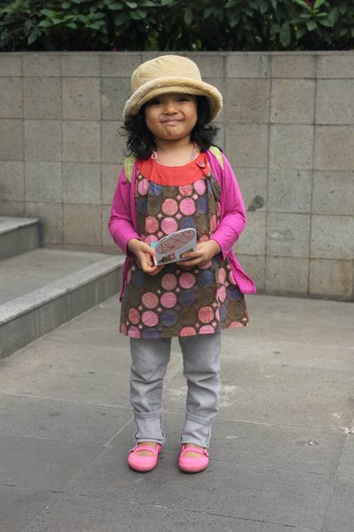 Today's Outfit: Bertualang Naik Trans Jakarta