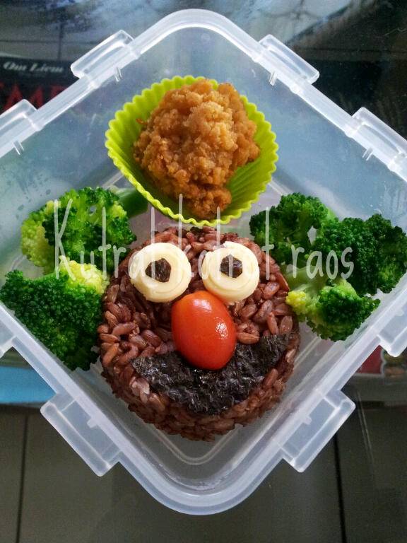 Bekal Sekolah: Nasi Bento Elmo