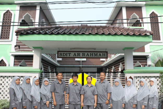 Survei Sekolah Dasar Di Jakarta Timur -1