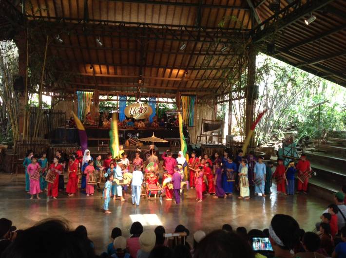 Berkunjung Ke Saung Angklung Udjo