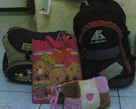 Bepergian Dengan 4 Anak (Tanpa Pendamping!)
