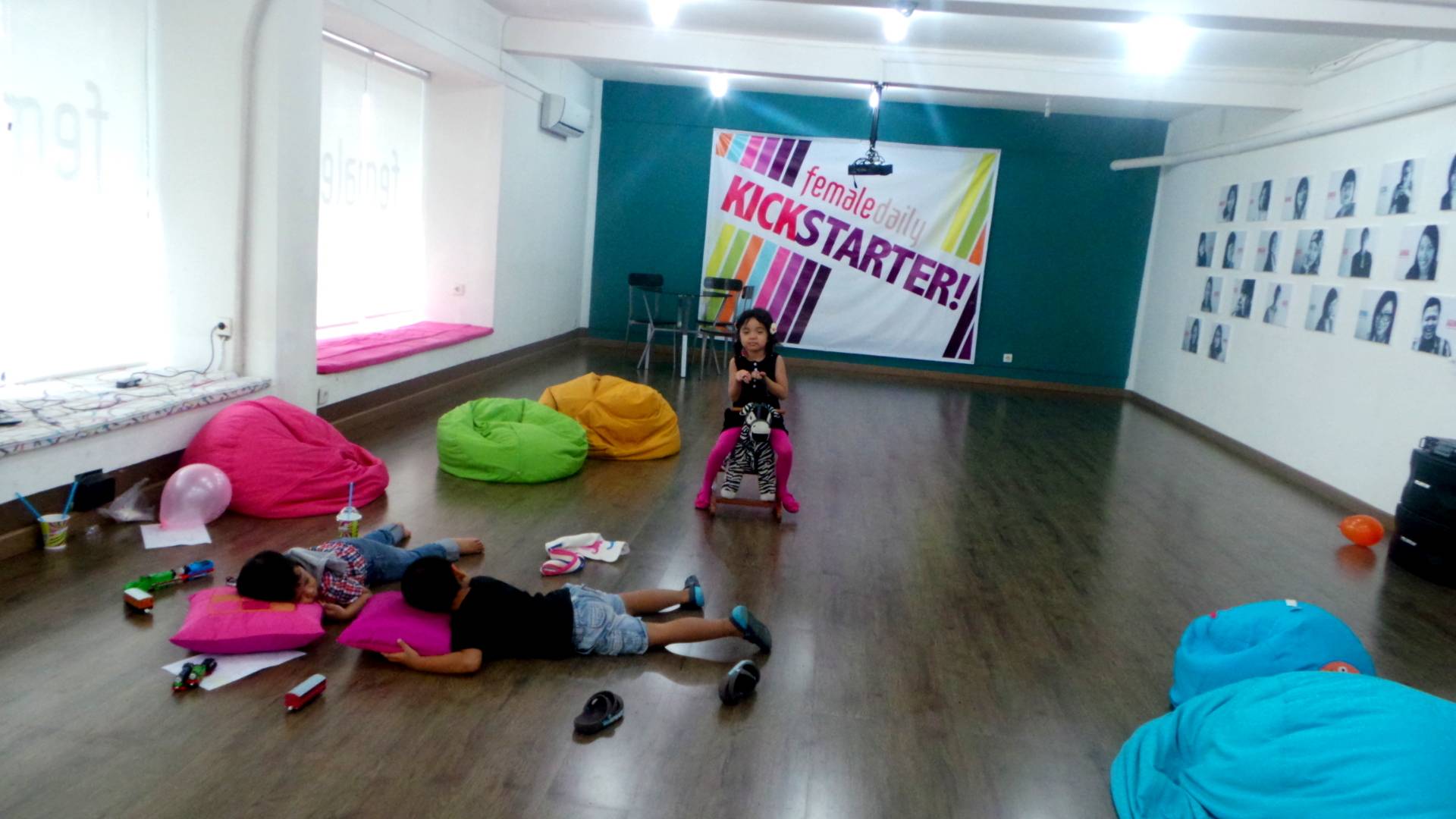 Membawa Anak Ke Kantor, Ini Aturannya!