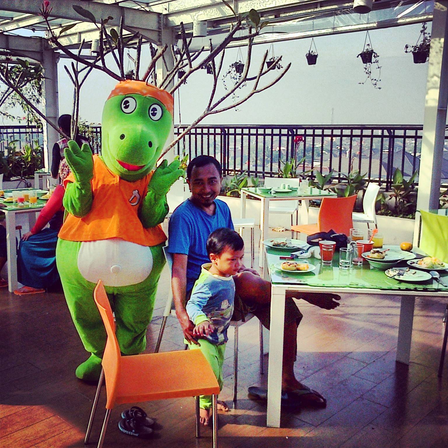 Sarapan Bareng Si Dino di Harris Hotel Bandung