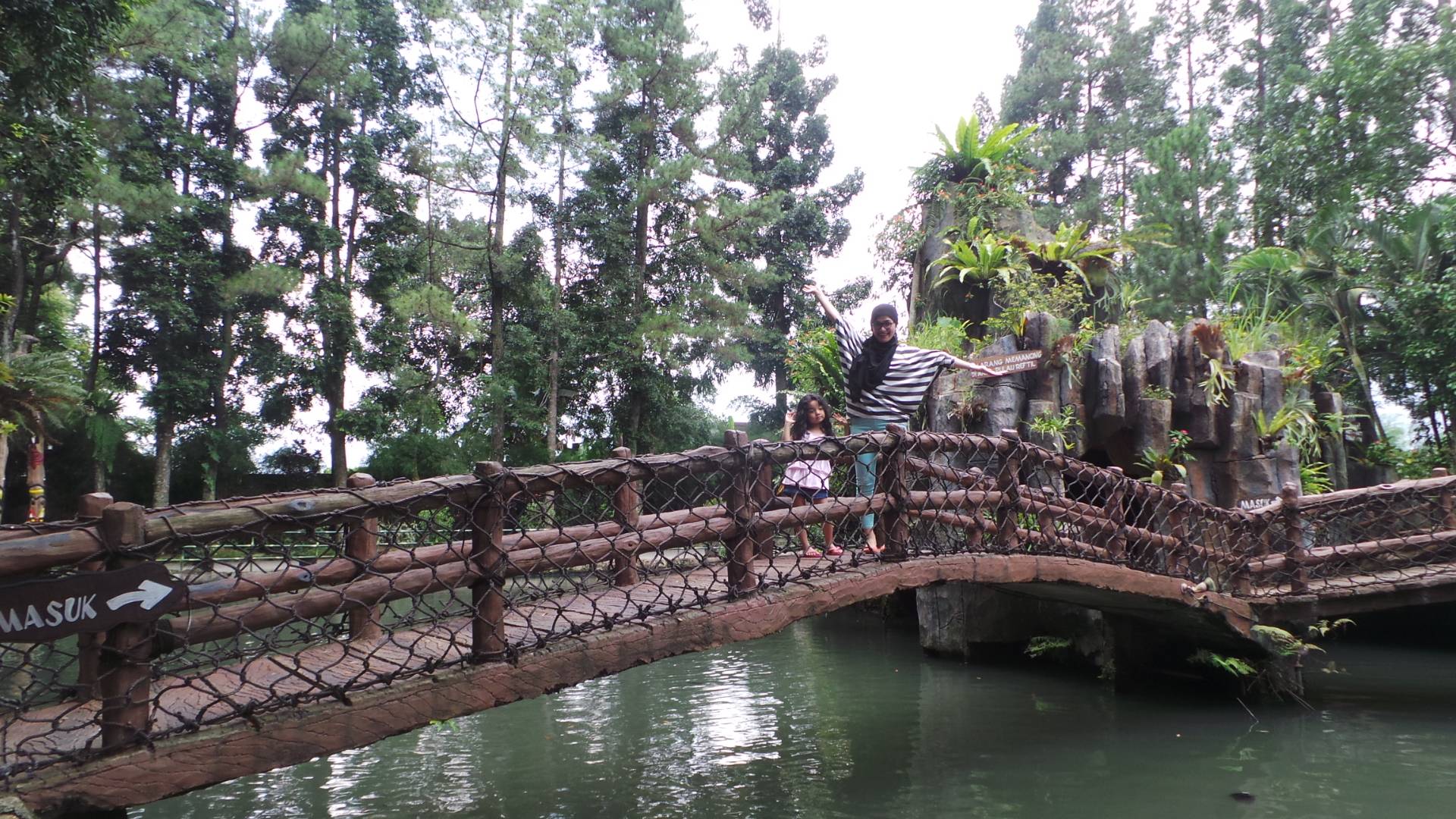 Menginap di Royal Safari Garden