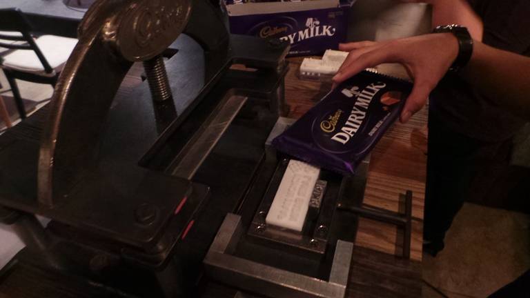 Ucapan Lebaran di Dalam Cokelat