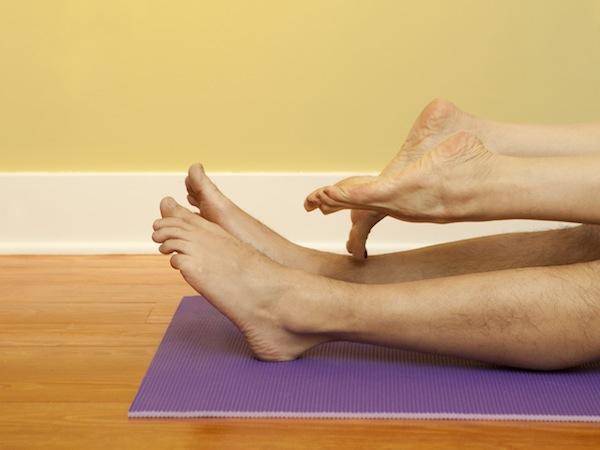 "Memanaskan" Kehidupan Cinta Lewat Yoga