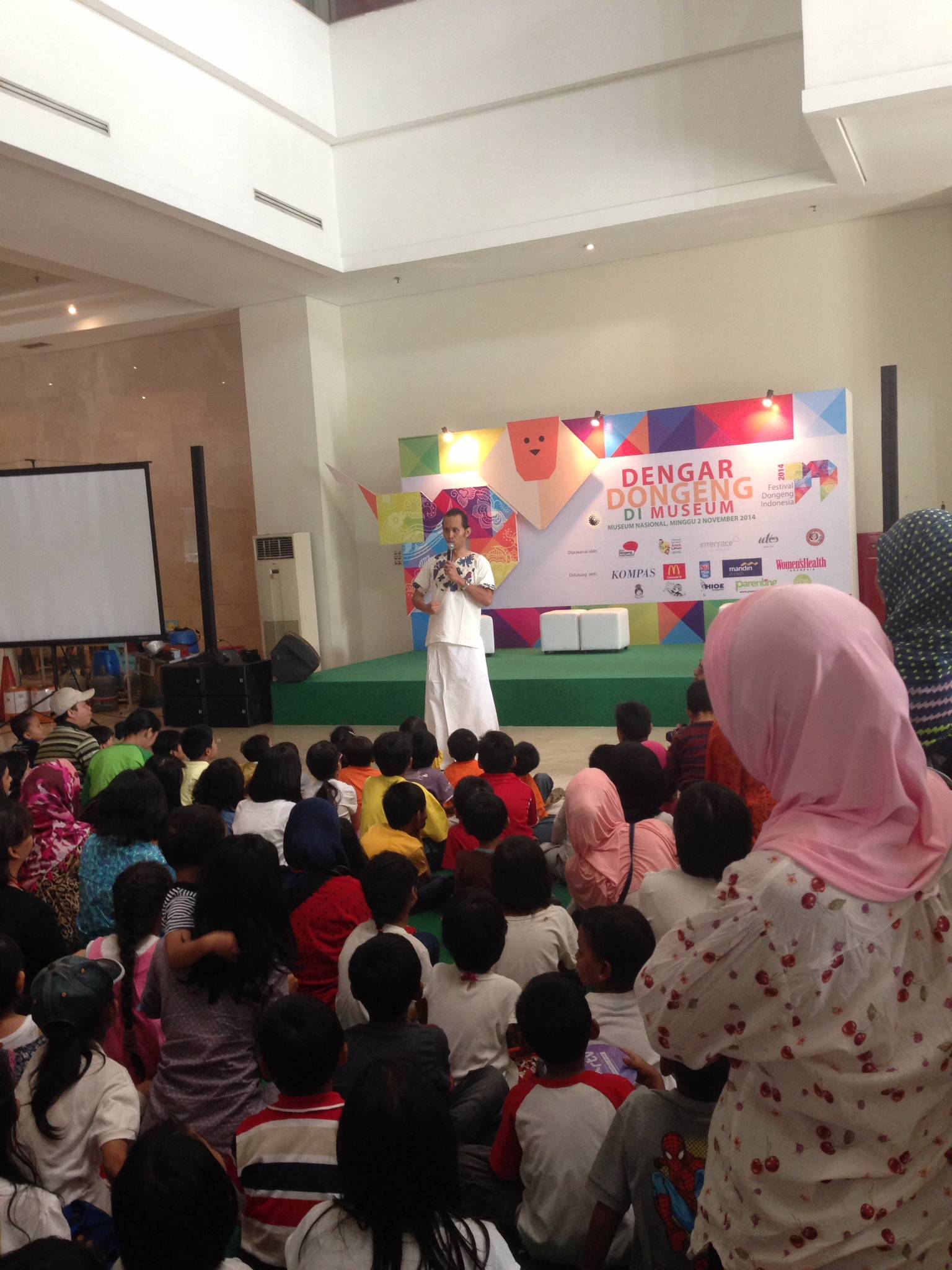 Mengajak Anak Cinta Membaca Bersama Rabbit Hole