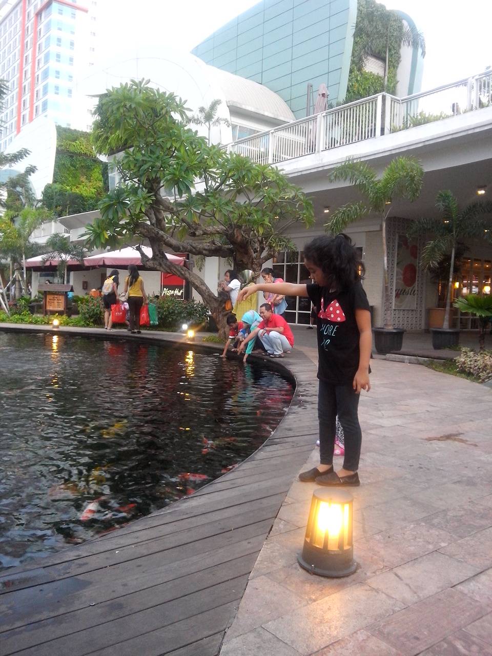 Today's Outfit: Lihat Ikan Di Mal