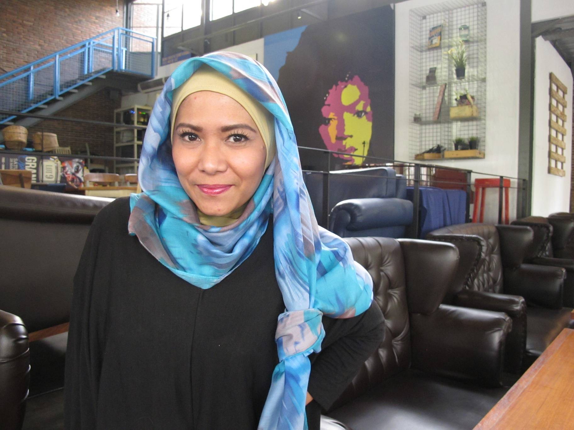 Motherhood Monday: Riri F. Hasan - Omzet 50 Juta yang Berawal Dari Dua Lembar Kain Jilbab