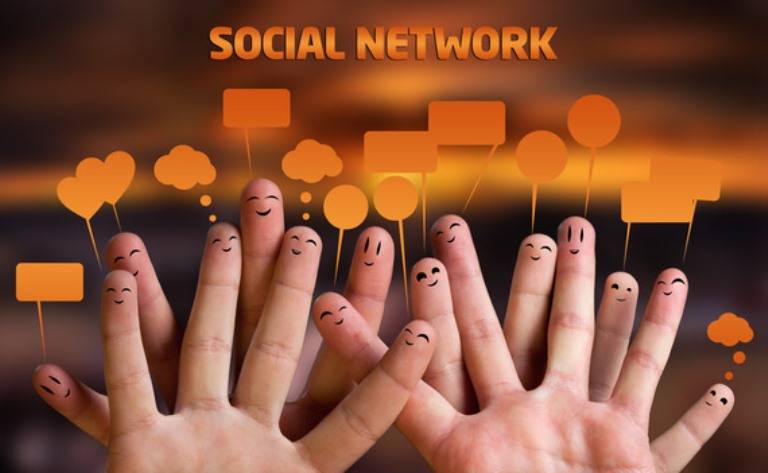 4 Hal yang Sebaiknya Tidak Perlu Dibagikan di Social Media
