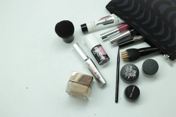 Produk Makeup yang Wajib Dibawa untuk Business Trip