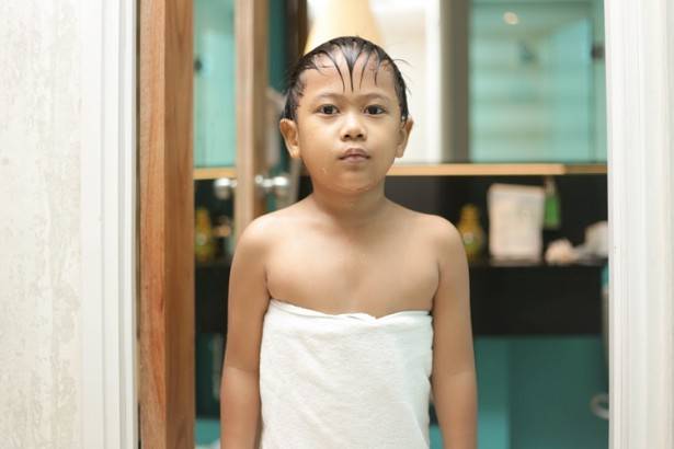 5 Cara Membuat Kamar Mandi si Kecil Bersih & Ramah Lingkungan