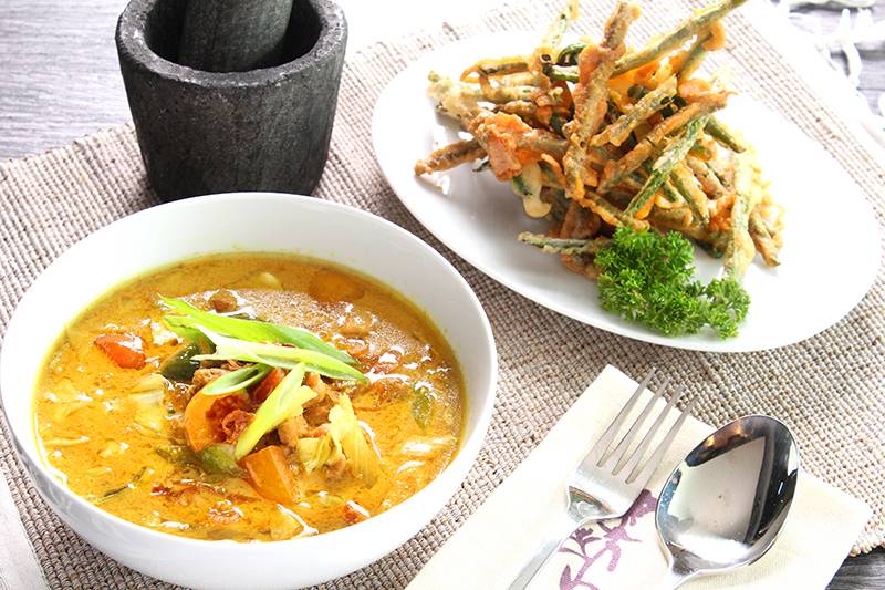 Tongseng Ayam & Sayur Buncis Goreng Telur Asin