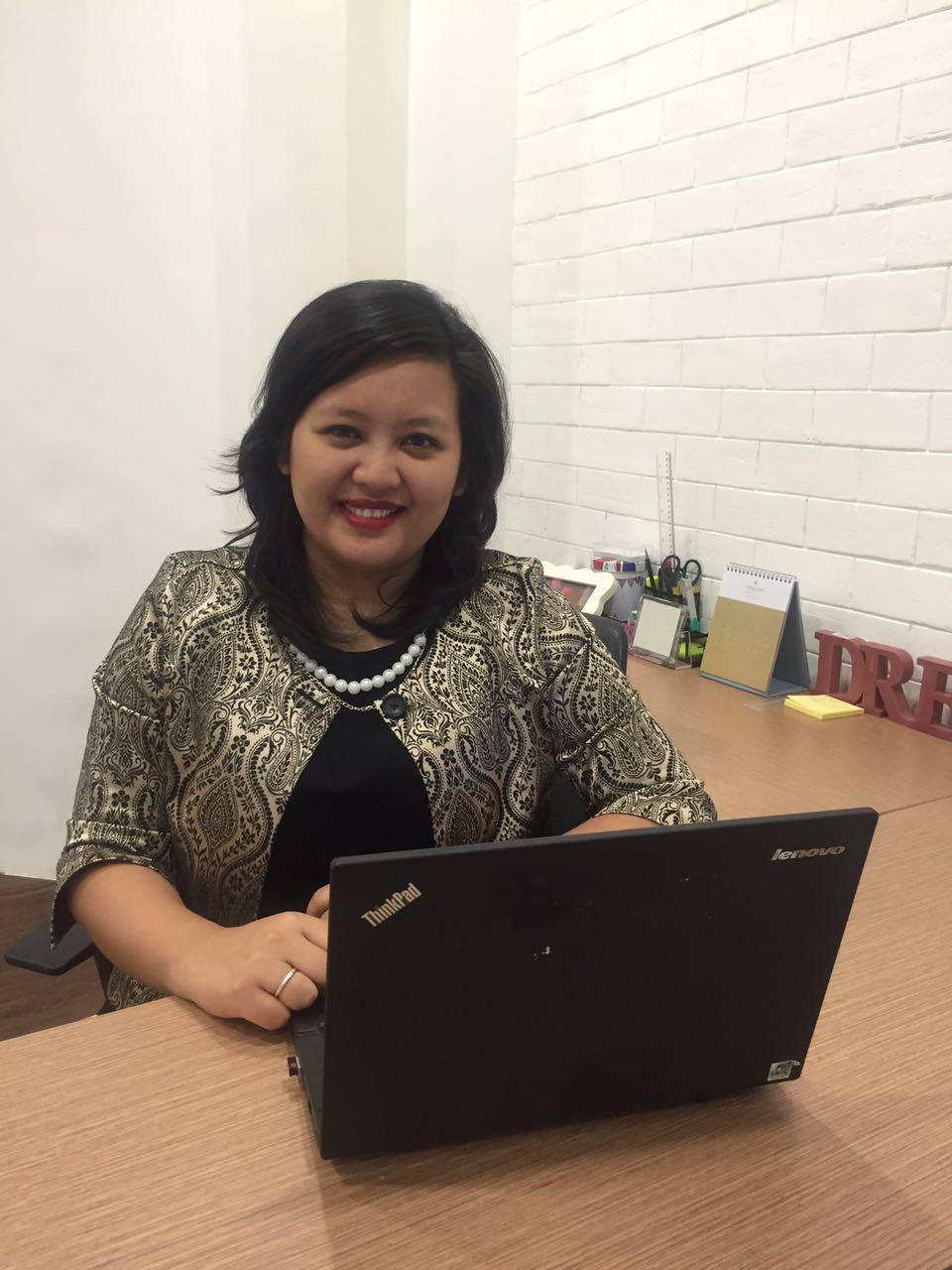Hestia Amriyani -  PR Manager yang Bercita-cita Menjadi Dosen