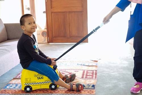 Cara Melatih Anak Mandiri Saat Traveling