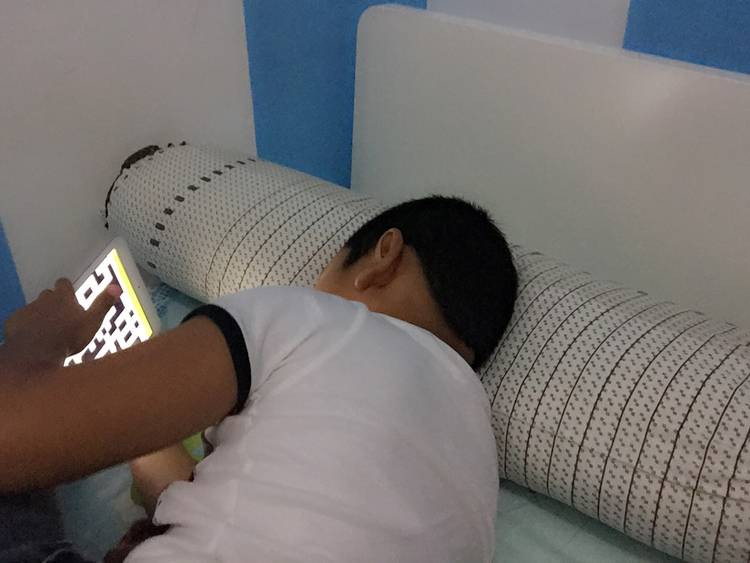 Plus Minus Membesarkan Anak di Era Digital