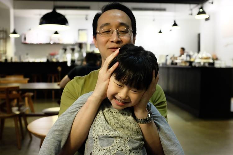 Peran Ayah Membantu Anak Dalam Bersikap