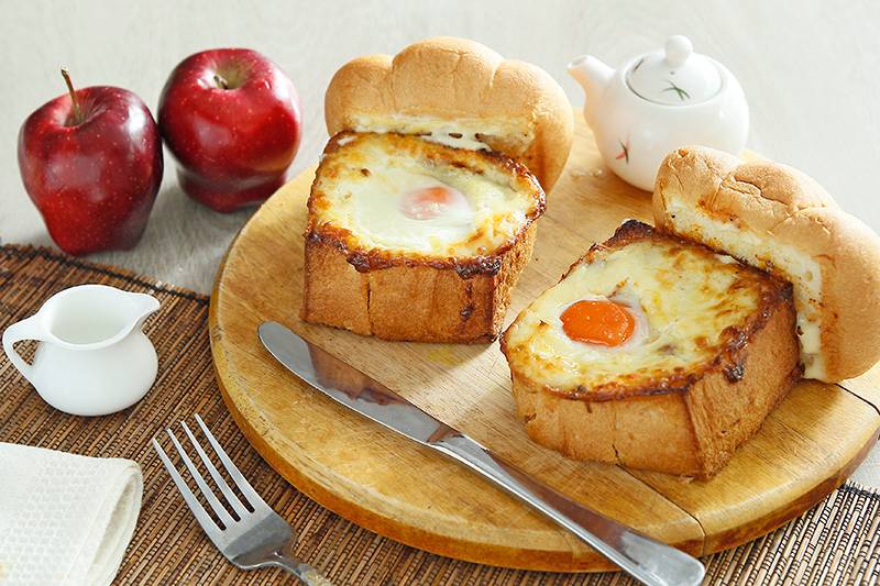 Cheesy Meat Sauce Block Toast