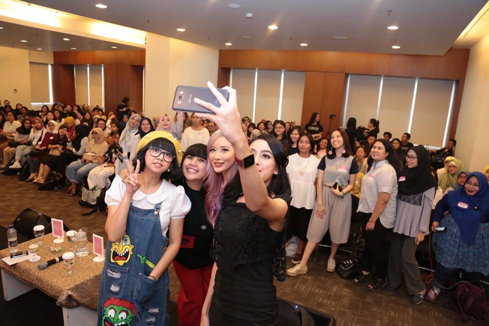 Belajar Jadi  Blogger Andal dan Dapatkan Samsung Galaxy J7 2016