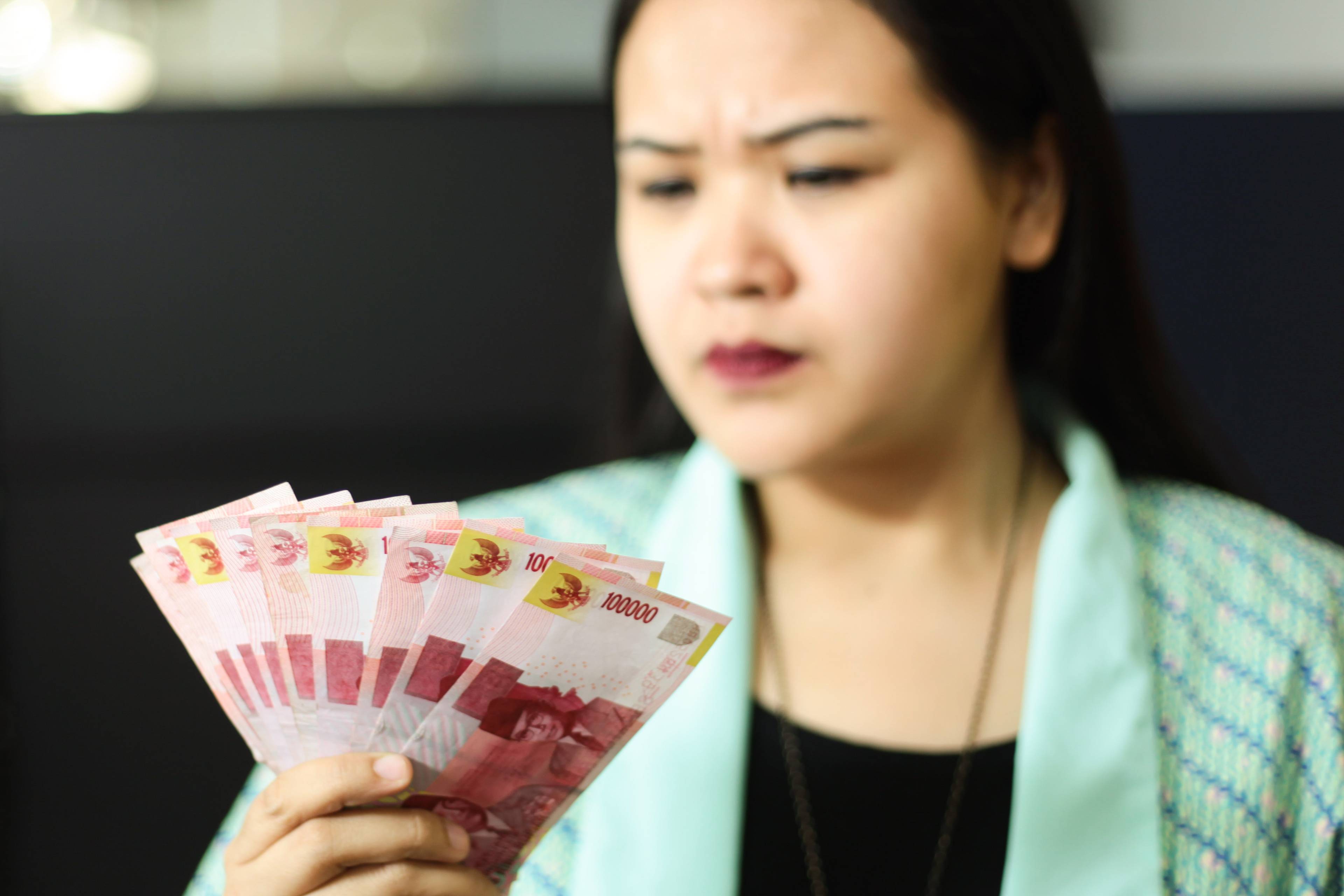Bagaimana Mengatur Keuangan untuk Perempuan Single dan yang Sudah Menikah?
