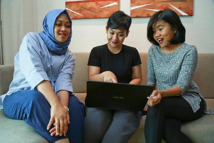 10 Tanda Bahwa Anda Adalah Orangtua Millennial