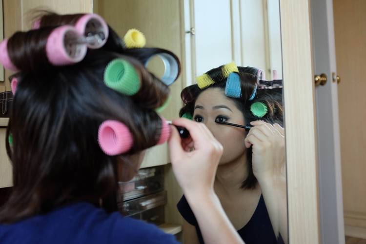 Hindari 5 Kesalahan Makeup Ini Biar Nggak Keliatan Tua