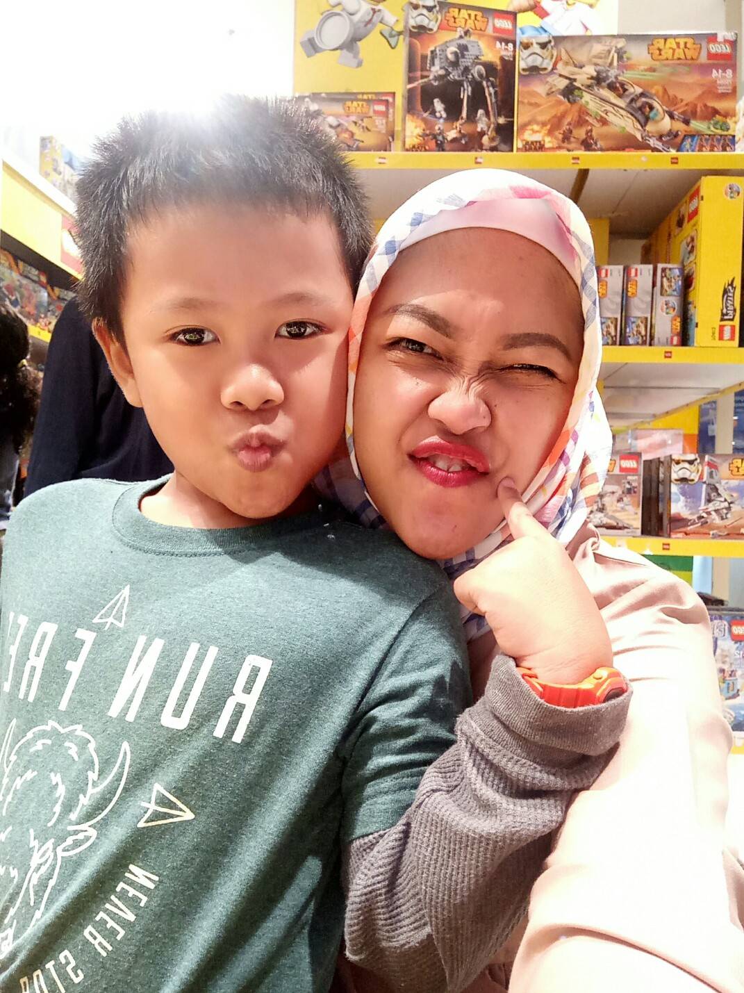 Ibu Tangguh Wajib Balikkan Ember di Rumah