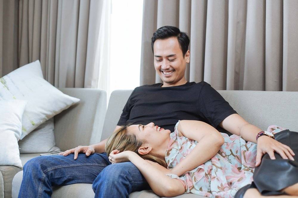 Istri Perlu Belajar SMILe (Seputar Masalah Intim Lelaki)