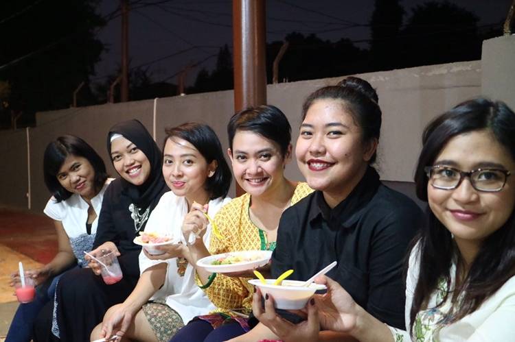 Tradisi Sharing Session di Kantor Saya