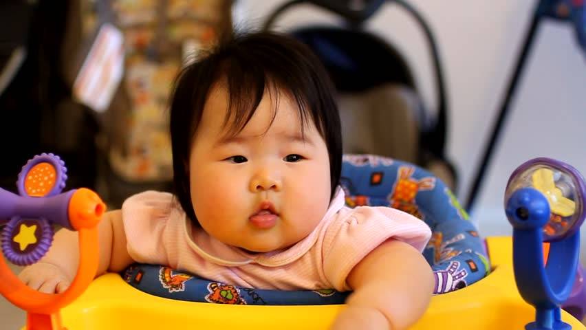 6 Alasan Kenapa Baby Walker Tidak Disarankan Untuk Anak