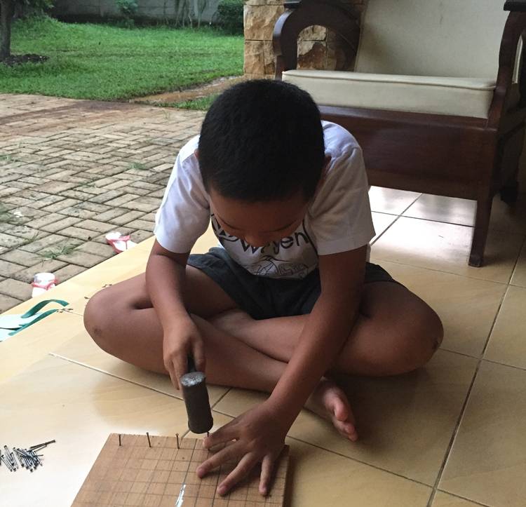 Berhenti Mengatakan Kalau Anak Kita Bisa Melakukan SEGALA HAL