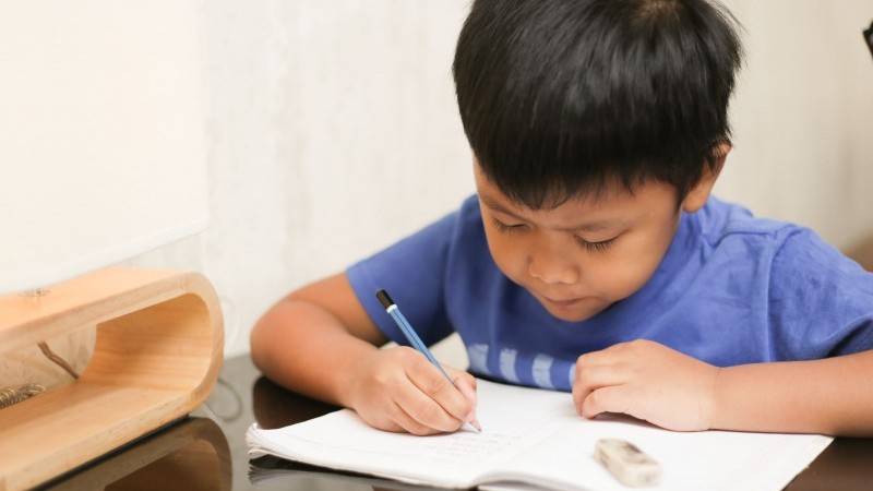 Anak Cuti Sekolah Selama PJJ, Begini Pro dan Kontra dari Para Ortu